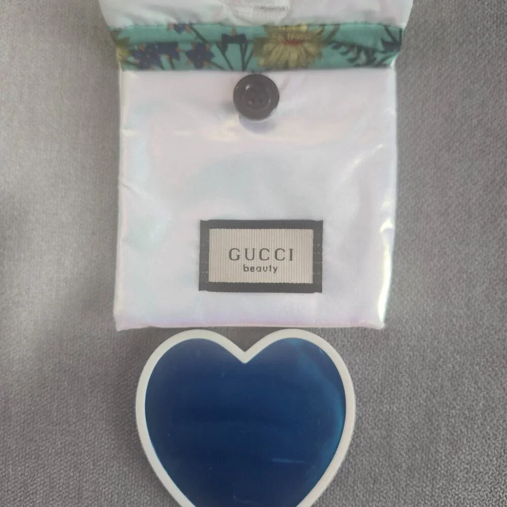 Gucci Beauty Mirror and Pouch - Picture 6 of 7